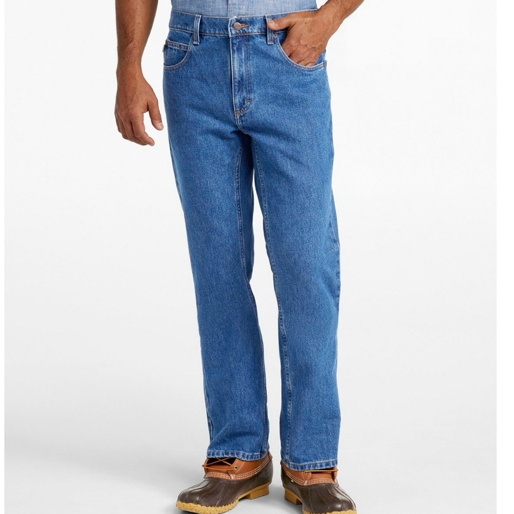 L.L. Bean | Men’s Blue Med Wash Standard Fit Straight Leg Jeans Size: 33” x 32”